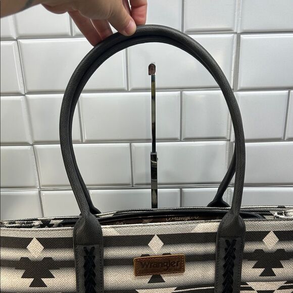 Wrangler large zip top tote bag - Picture 4 of 6